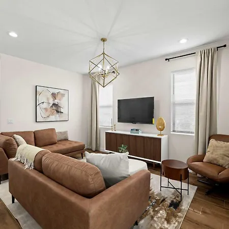 Brand-New Construction Premier Tampa Bay Location Vila